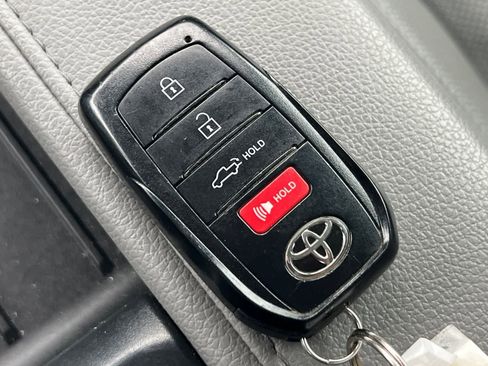 Used 2023 Toyota Tundra Limited AWD/4WD image 27