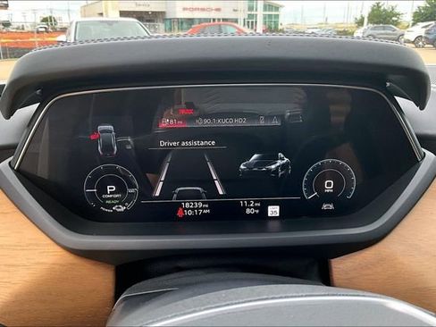 Used 2023 Audi e-tron GT Premium Plus AWD/4WD image 22