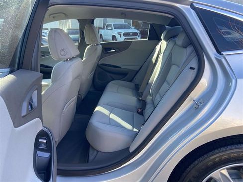 Used 2022 Chevrolet Malibu LS w/ Driver Confidence Package II image 9