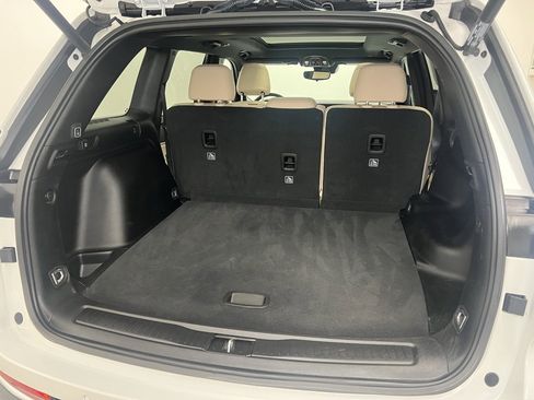 Used 2024 Jeep Grand Cherokee Limited image 7