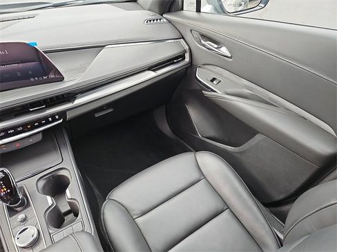 Used 2024 Cadillac XT4 Premium Luxury image 19