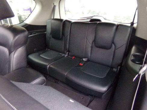 Used 2015 INFINITI QX80 4WD w/ Deluxe Technology Package image 17
