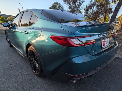 Used 2025 Toyota Camry SE FWD image 3