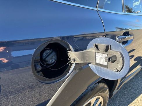 Certified 2025 Subaru Outback Premium image 21