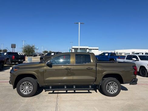 Used 2023 Chevrolet Colorado LT w/ LT Convenience Package II image 3