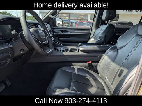 Used 2024 Jeep Wagoneer L Series III w/ Flexible Seating Group AWD/4WD image 28