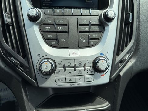 Used 2017 Chevrolet Equinox LT AWD/4WD image 29