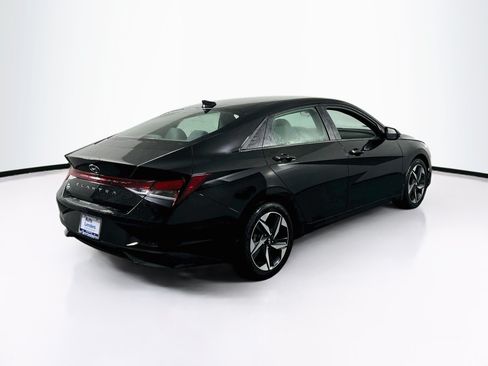 Used 2023 Hyundai Elantra SEL w/ Convenience Package FWD image 5