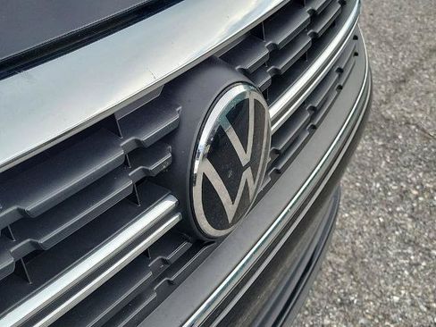 Used 2024 Volkswagen Jetta SE FWD image 8