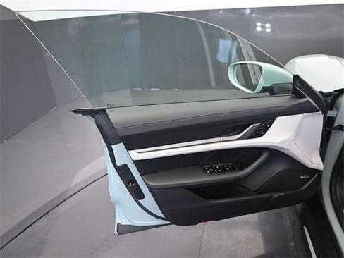 New 2025 Porsche Taycan 4S image 6