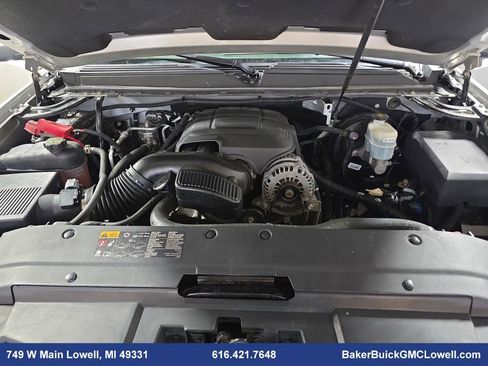 Used 2013 Chevrolet Suburban LT image 26