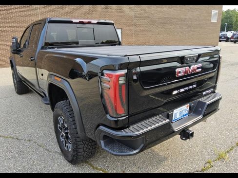 Used 2026 GMC Sierra 2500 AT4X AWD/4WD image 4
