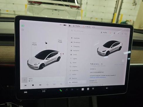 Used 2021 Tesla Model 3 Standard Range Plus image 12