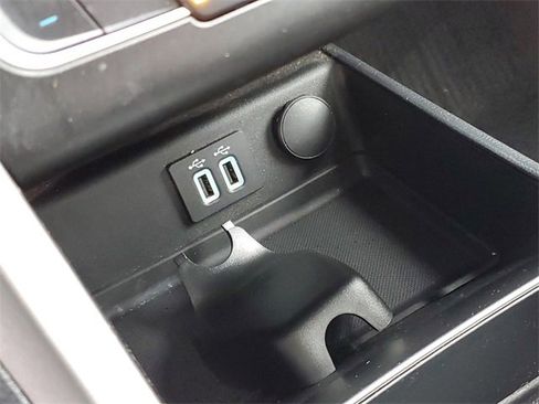 Used 2020 Ford Fusion SE image 20