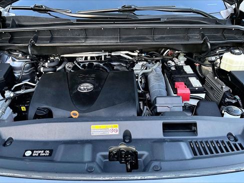 Used 2022 Toyota Highlander XLE image 37