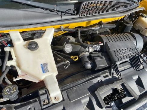 Used 2017 GMC Savana 3500 Work Van image 18