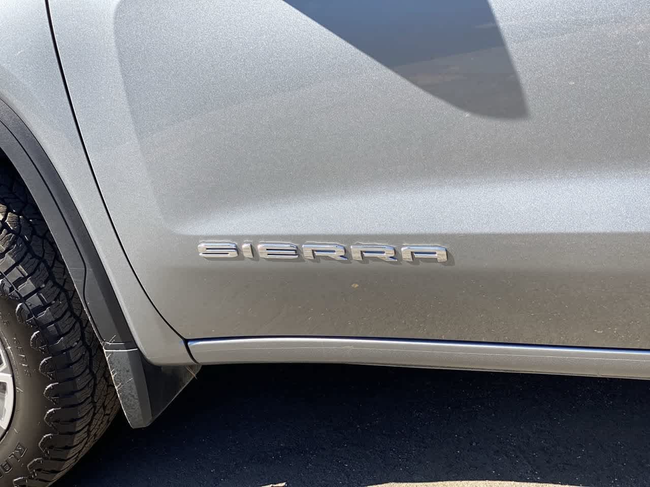 Used 2026 GMC Sierra 1500 SLT AWD/4WD image 10