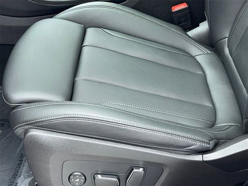 Used 2025 BMW X4 xDrive30i image 39