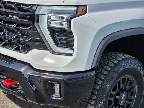 New 2026 Chevrolet Silverado 2500 ZR2 image 6