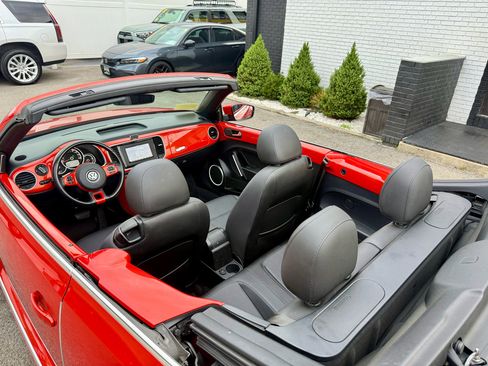 Used 2018 Volkswagen Beetle 2.0T SE image 31