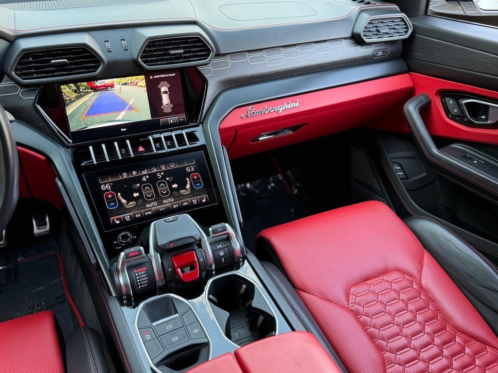 Used 2021 Lamborghini Urus AWD/4WD image 43