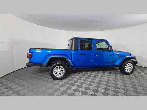 Used 2023 Jeep Gladiator Sport AWD/4WD image 38