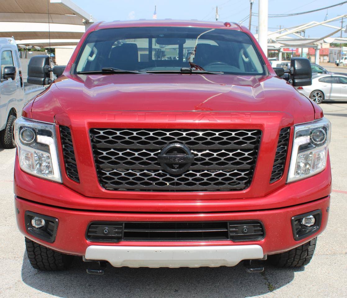 Used 2019 Nissan Titan PRO-4X w/ Pro-4x Convenience Package AWD/4WD image 6