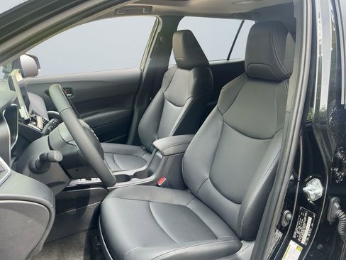 Certified 2026 Toyota Corolla Cross XLE w/ Convenience Package image 10