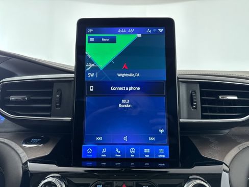 Used 2023 Ford Explorer Platinum w/ Technology Package image 15