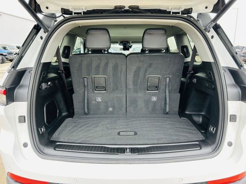 Used 2023 Jeep Grand Cherokee L Limited w/ Luxury Tech Group II image 33