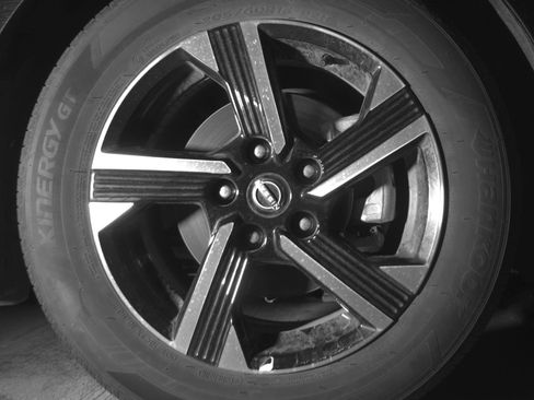 Used 2025 Nissan Sentra SV FWD image 13