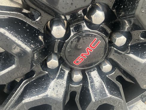 Used 2021 GMC Sierra 1500 Elevation AWD/4WD image 9