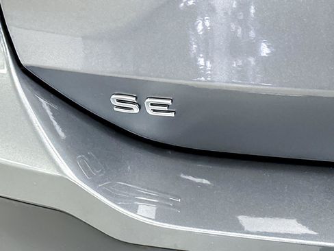 New 2026 Volkswagen Tiguan SE image 25