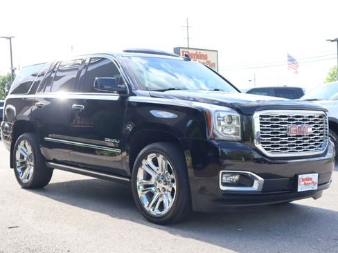 Used 2017 GMC Yukon Denali w/ Open Road Package AWD/4WD image 5