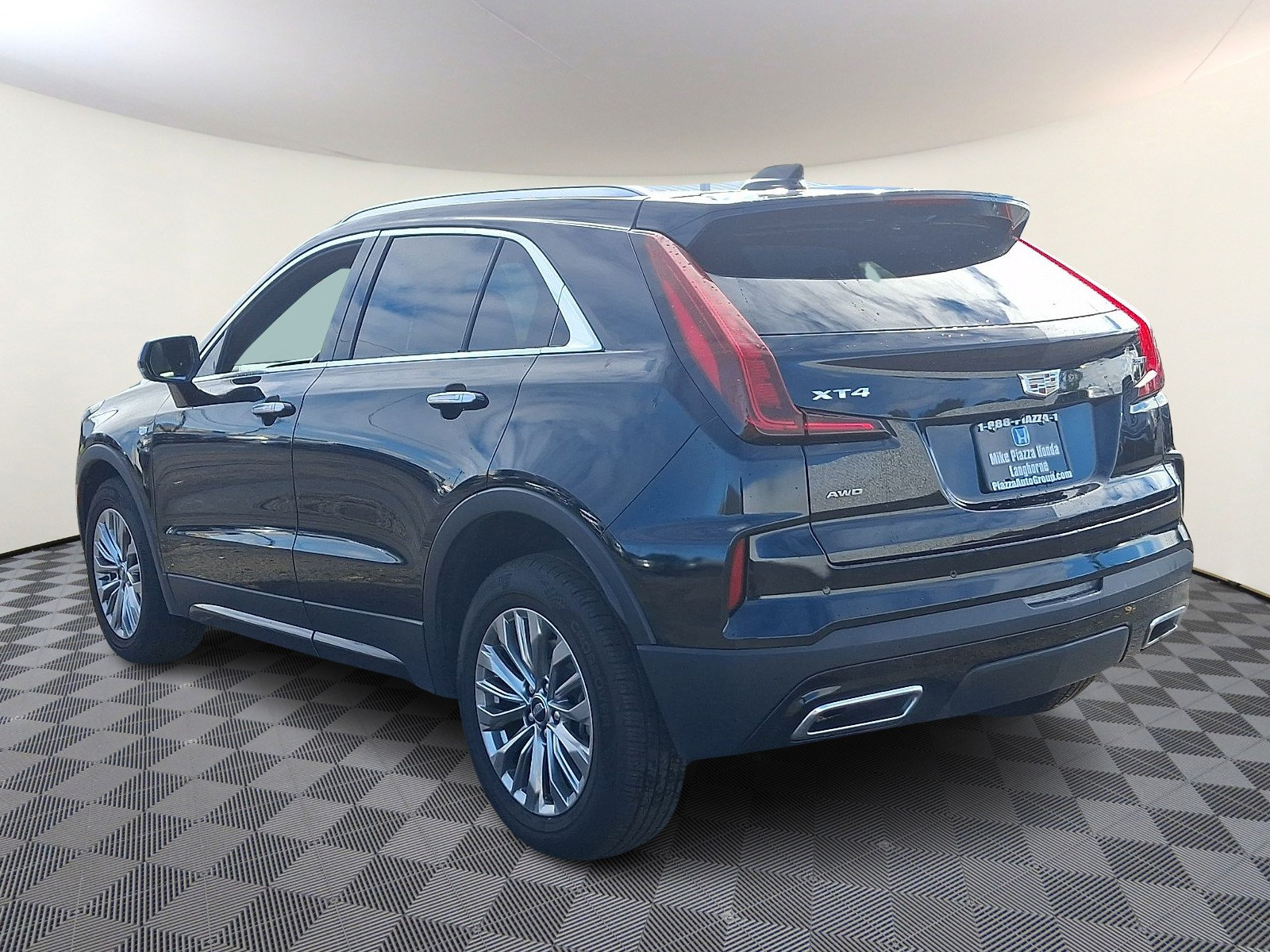 Used 2024 Cadillac XT4 Premium Luxury AWD/4WD image 5