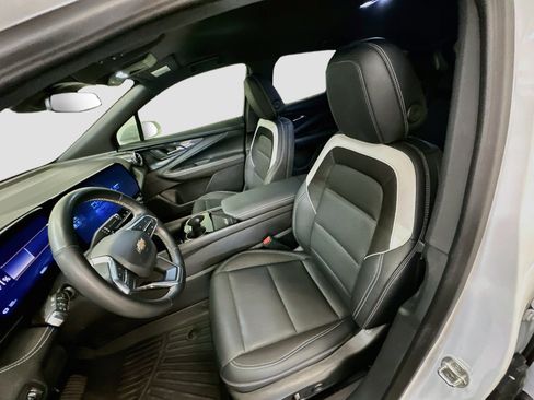 Used 2024 Chevrolet Blazer EV LT AWD/4WD image 13