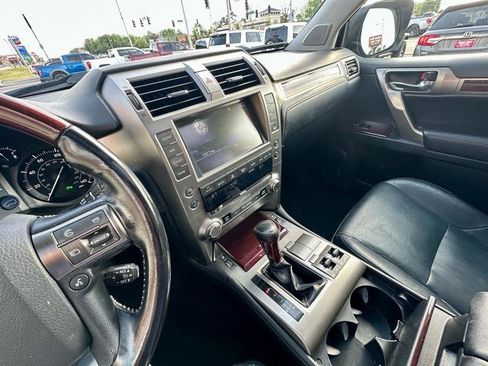 Used 2015 Lexus GX 460 w/ Premium Package image 37