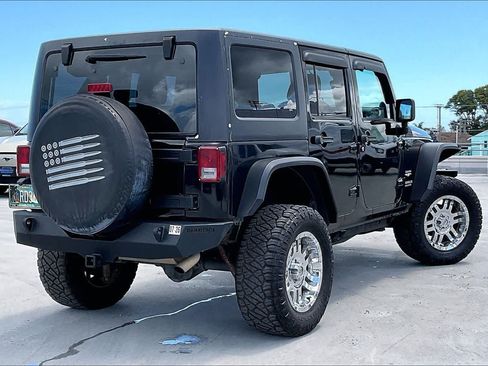 Used 2013 Jeep Wrangler Unlimited Sahara w/ Connectivity Group AWD/4WD image 22