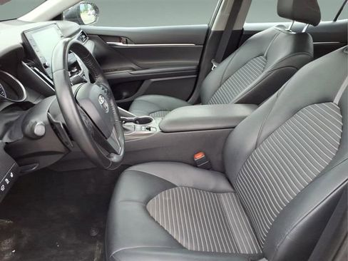 Used 2022 Toyota Camry SE w/ Cold Weather Package FWD image 13