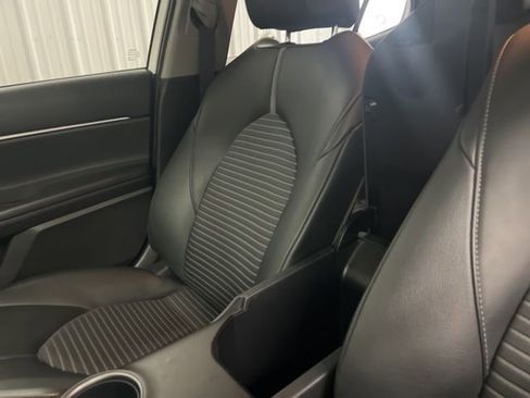 Used 2021 Toyota Camry SE image 33