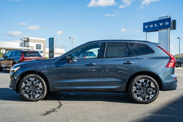 New 2027 Volvo XC60 T8 Plus AWD/4WD image 4