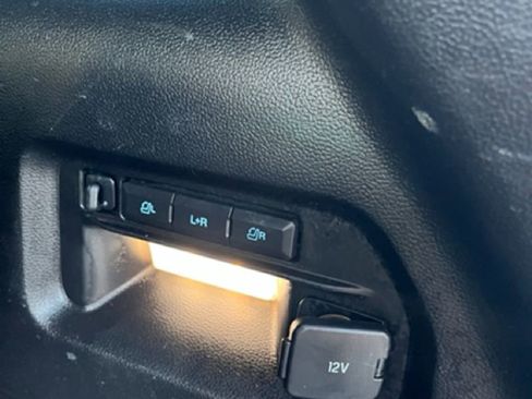 Used 2020 Ford Explorer Platinum w/ Premium Technology Package image 17