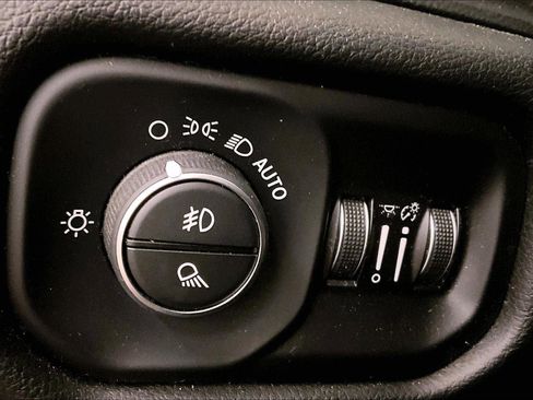 Used 2019 RAM 1500 Big Horn image 30