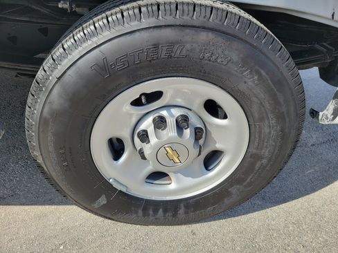 Used 2025 Chevrolet Express 2500 w/ Driver Convenience Package RWD image 29