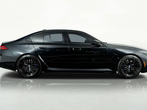 Used 2026 BMW M5 w/ Executive Package image 5