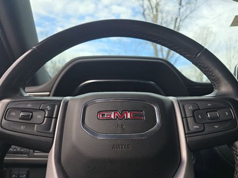 Used 2023 GMC Yukon SLE image 27