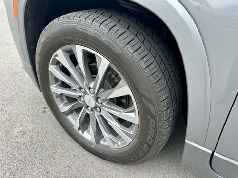 Used 2023 Chevrolet Traverse Premier image 9