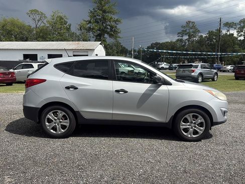 Used 2013 Hyundai Tucson GL FWD image 4