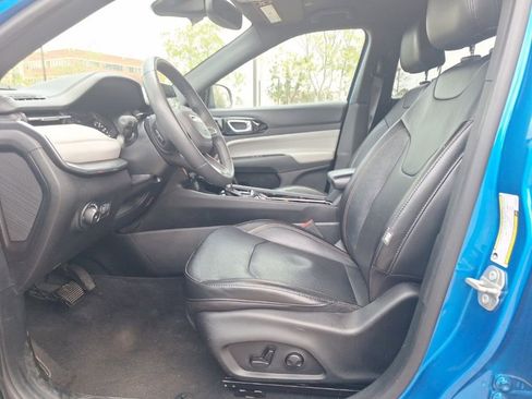 Used 2023 Jeep Compass Limited image 16