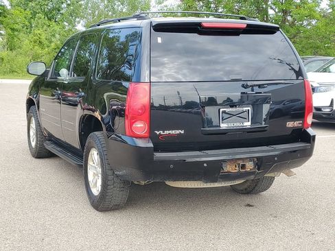 Used 2013 GMC Yukon SLE w/ Convenience Package AWD/4WD image 2